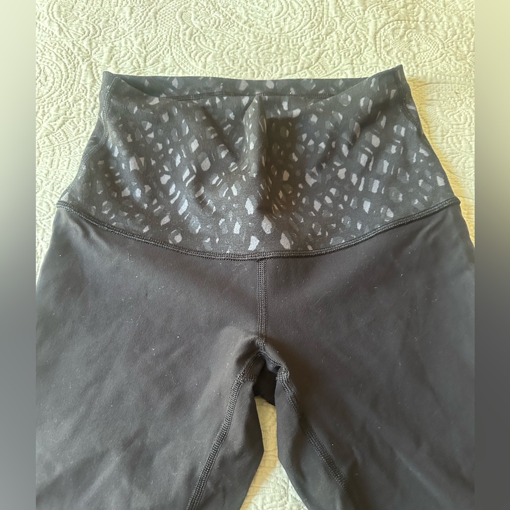 Lululemon Wunder Under crop leggings